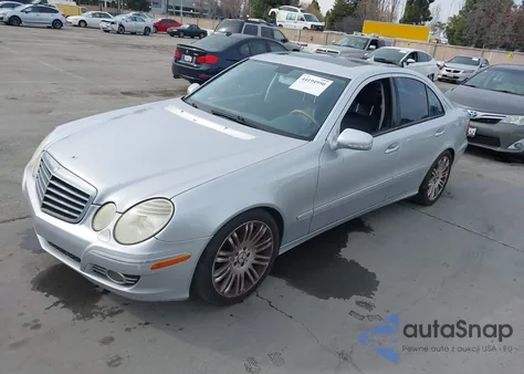 2007 Mercedes-Benz E 550 z USA, uszkodzony, nr VIN WDBUF72X67B023766